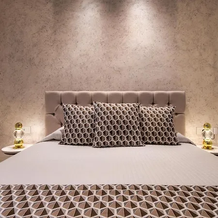 호텔 아스티르 티라